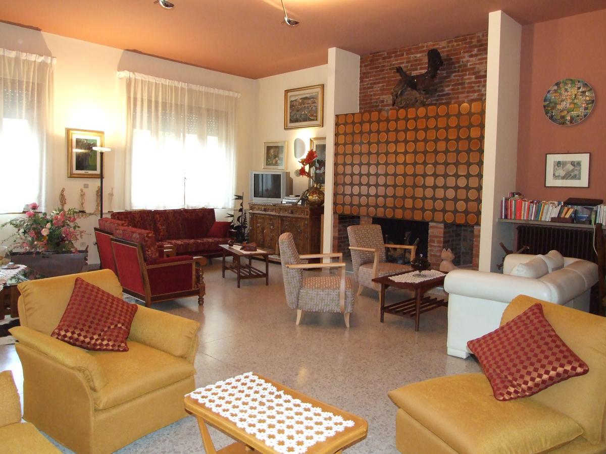 Hotel Villa Patrizia กูติญาโน ภายนอก รูปภาพ