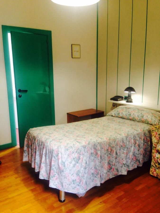 Hotel Villa Patrizia กูติญาโน ภายนอก รูปภาพ